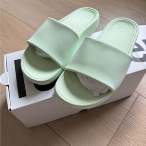 Lululemon Athletica Light Green Women's Sandals